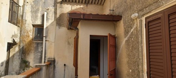 Casa de 5 habitaciónes en Messina, Italy No. 33203 30