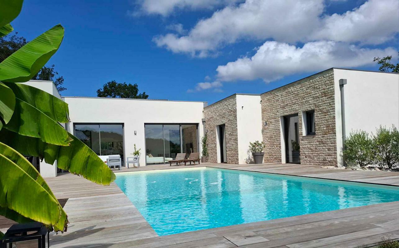 4 bedrooms House in Ramasse, France No. 244935