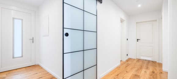 4 rooms Apartment in Augsburg, Germany No. 223984 3