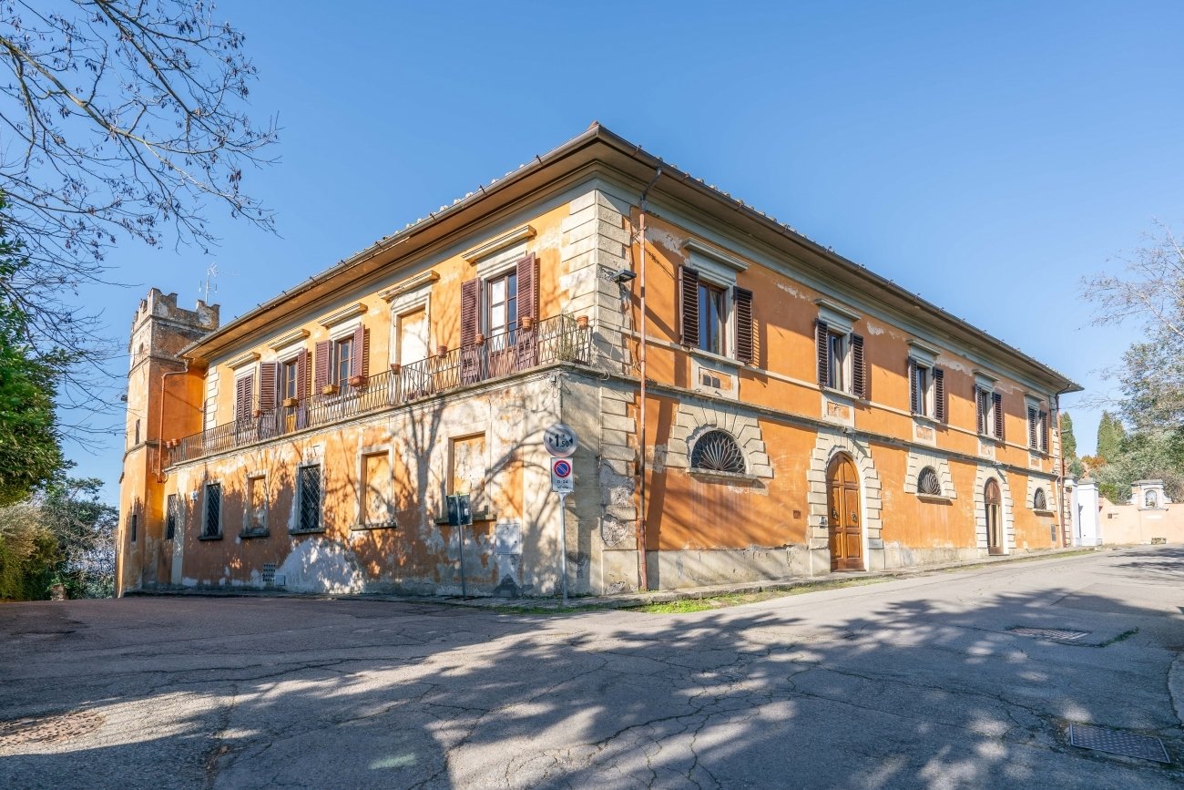 7 bedrooms Villa in Florence, Italy No. 193459