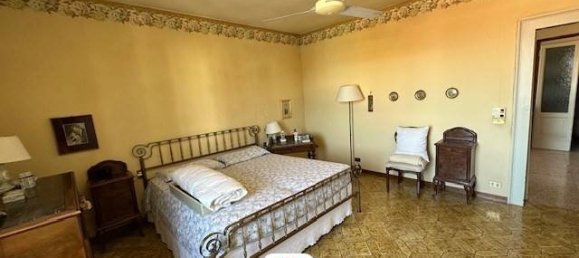 3 bedrooms Apartment in Bergamo, Italy No. 380947 9