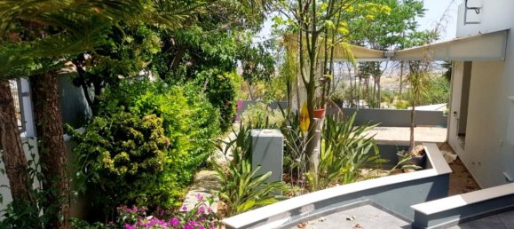 4 bedrooms Villa in Limassol, Cyprus No. 2111 8