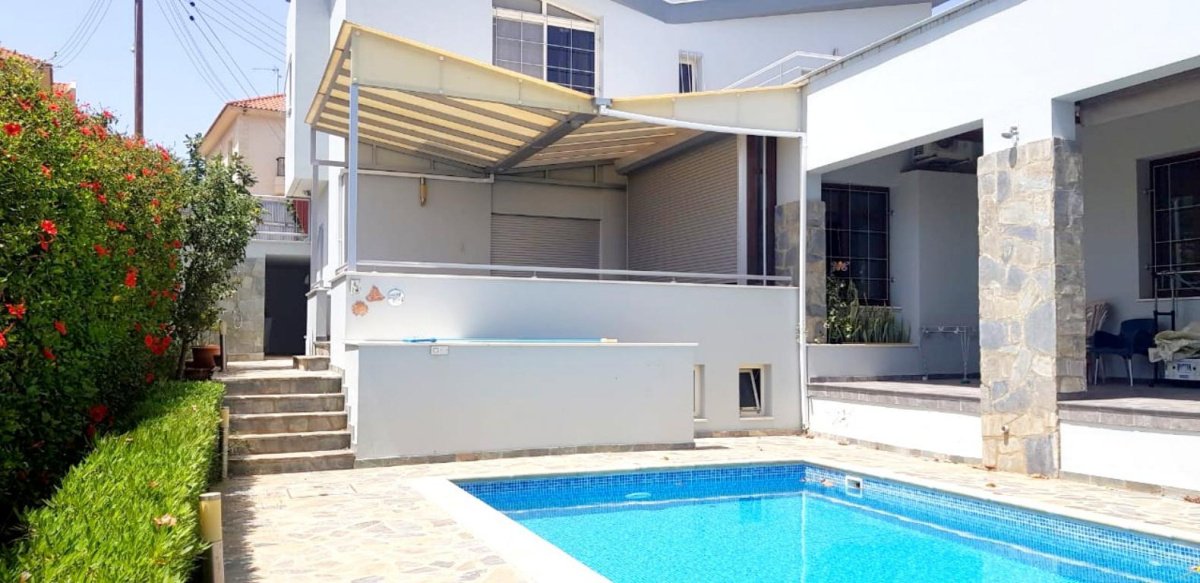 4 bedrooms Villa in Limassol, Cyprus No. 2111