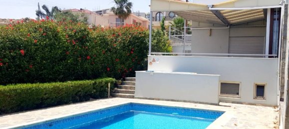 4 bedrooms Villa in Limassol, Cyprus No. 2111 11