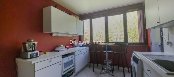 3 bedrooms Apartment in Fontenay-le-Fleury, France No. 176913 5