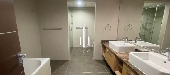 Apartamento de 5 dormitorios en Corniche Road, UAE No. 25634 26