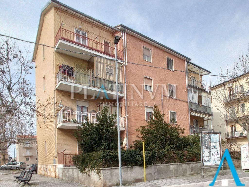4غرفة شقة في San Giovanni Rotondo, Italy رقم 113829