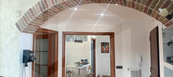 Apartamento de 5 habitaciónes en Bari, Italy No. 17878 2