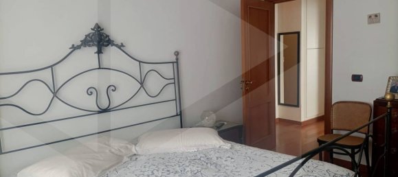 Apartamento de 5 habitaciónes en Bari, Italy No. 17878 15