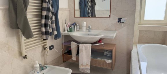 Apartamento de 5 habitaciónes en Bari, Italy No. 17878 16