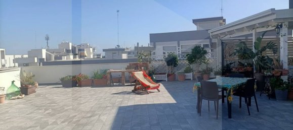 Apartamento de 5 habitaciónes en Bari, Italy No. 17878 5