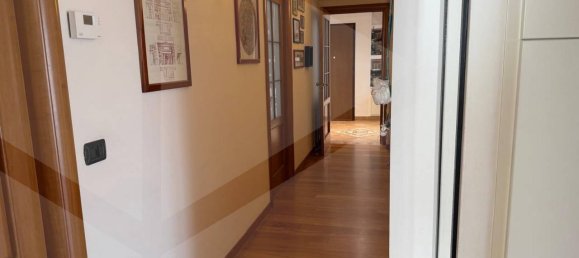 Apartamento de 5 habitaciónes en Bari, Italy No. 17878 19