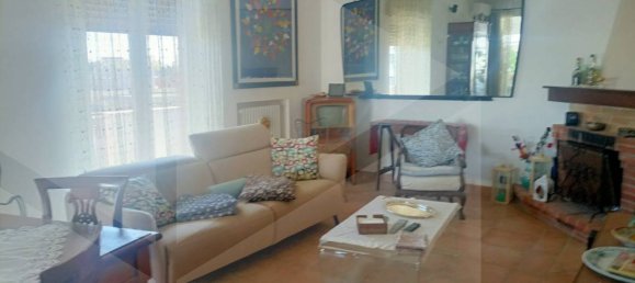 Apartamento de 5 habitaciónes en Bari, Italy No. 17878 6