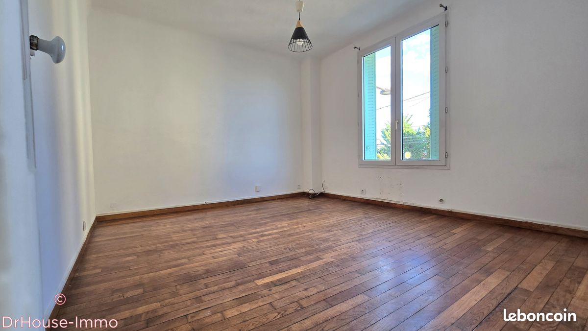 Apartamento de 1 dormitorio en Le Bourget, France No. 324671