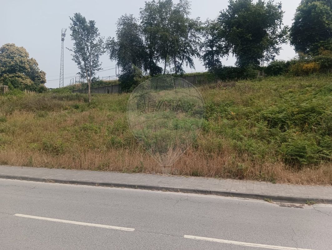 Земельный участок 1100м² в Фреамунде, Португалия № 67045