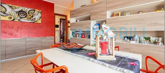 Apartamento de 4 dormitorios en Calolziocorte, Italy No. 336431 17