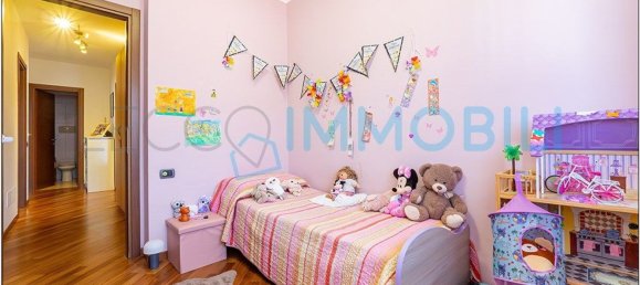 Apartamento de 4 dormitorios en Calolziocorte, Italy No. 336431 43