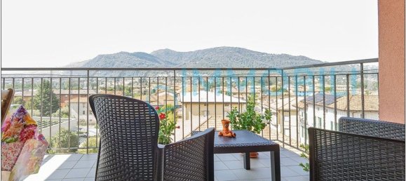 Apartamento de 4 dormitorios en Calolziocorte, Italy No. 336431 20