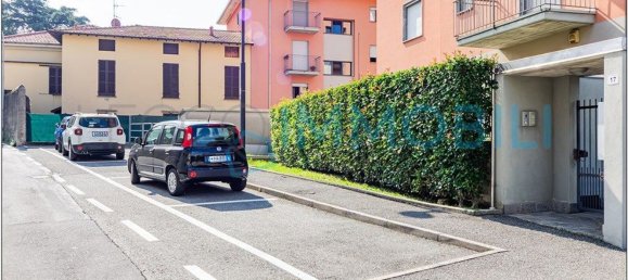 Apartamento de 4 dormitorios en Calolziocorte, Italy No. 336431 2