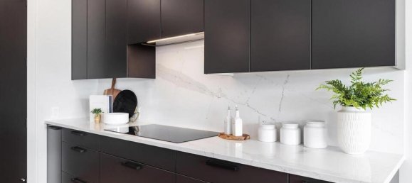 5 bedrooms House in British Columbia, Canada No. 1286 8