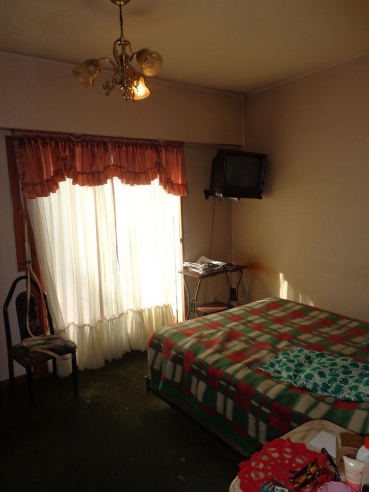 Casa de 4 dormitorios en Buenos Aires, Argentina No. 91843