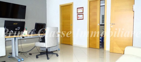 Escritório em Pescara, Italy 91 m² N.º 173184 8