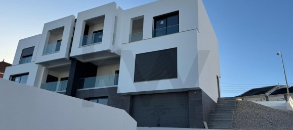 4 bedrooms House in Corroios, Portugal No. 59989 31