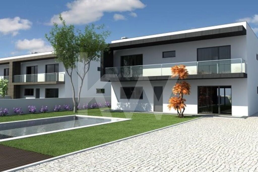4 bedrooms House in Corroios, Portugal No. 59989