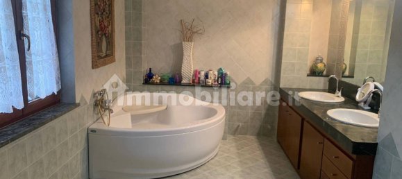 5 bedrooms Villa in Borgia, Italy No. 225131 15