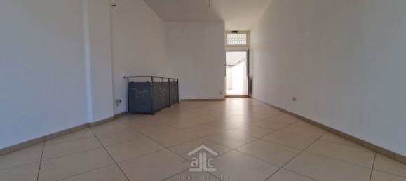 Коммерческая недвижимость 78м² в Monteroni di Lecce, Италия № 140350 3