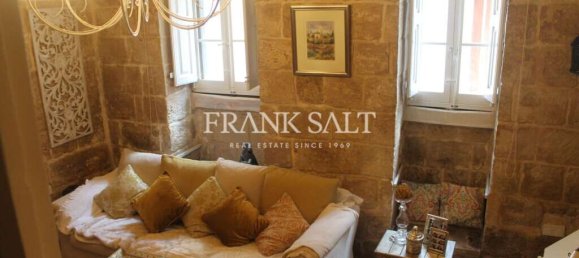 3 bedrooms House in Attard, Malta No. 8320 2