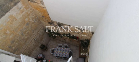 3 bedrooms House in Attard, Malta No. 8320 7