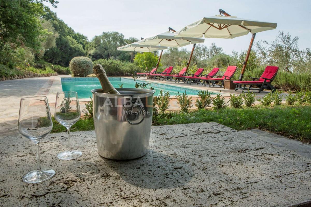 10 bedrooms Villa in Pienza, Italy No. 423