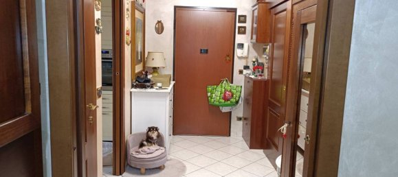 2 Schlafzimmer Wohnung in Collegno, Italy, Nr. 334665 8