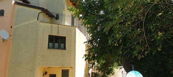 4 rooms Apartment in Todi, Italy No. 23838 4