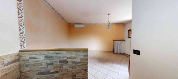 3 bedrooms Apartment in Tradate, Italy No. 324274 8