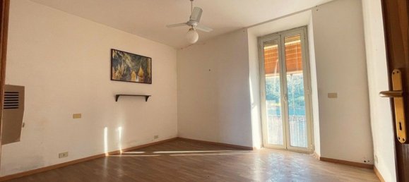 Studio in Albano Laziale, Italy No. 138130 4