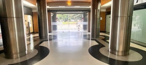 49m² Commercial property in Rio Tinto, Portugal No. 82715 11