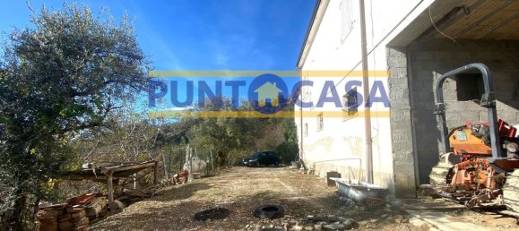 6-salle Maison à Teramo, Italy No. 11011 3