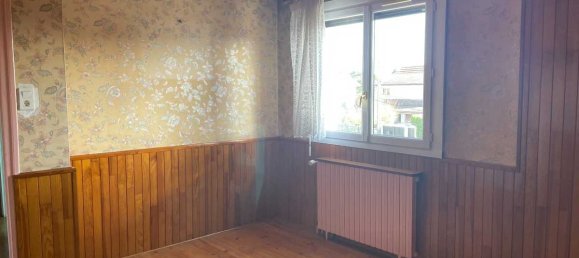 5 bedrooms House in Meyzieu, France No. 192064 8