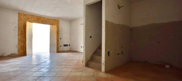 Дом с 3 комнатами в Монтеверди Мариттимо, Италия № 105308 6