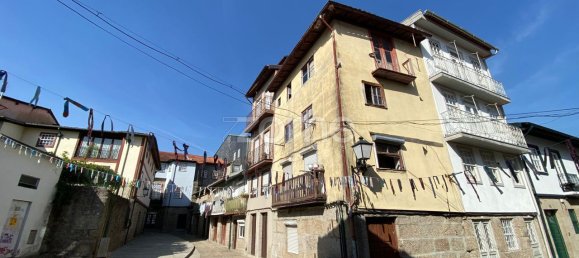 4 bedrooms Building in Guimaraes, Portugal No. 83459 2