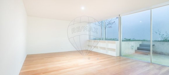 4 bedrooms House in Porto, Portugal No. 16976 31