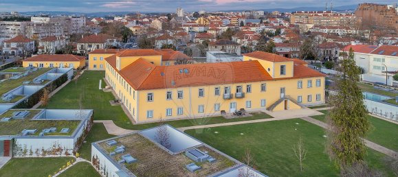 4 bedrooms House in Porto, Portugal No. 16976 11