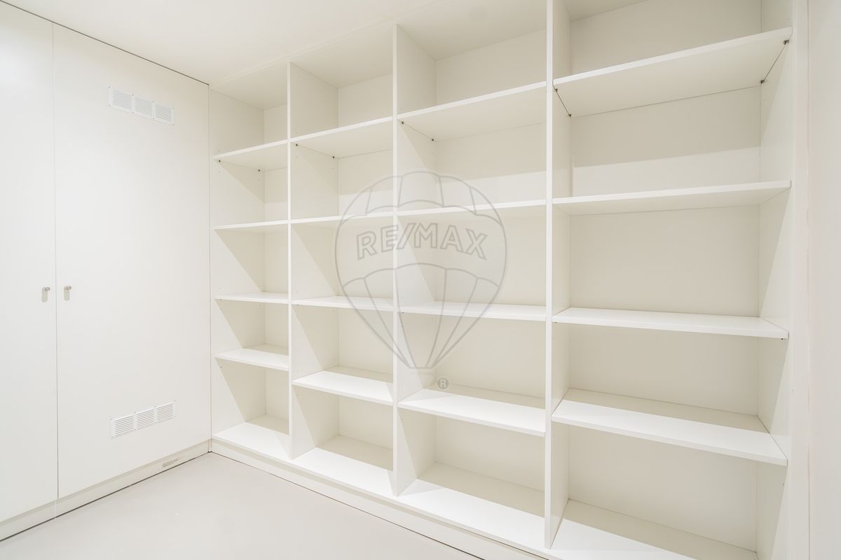 4 bedrooms House in Porto, Portugal No. 16976