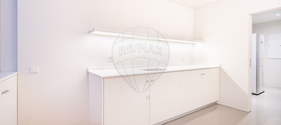 4 bedrooms House in Porto, Portugal No. 16976 27