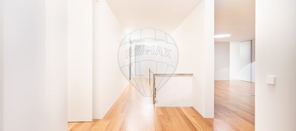 4 bedrooms House in Porto, Portugal No. 16976 5