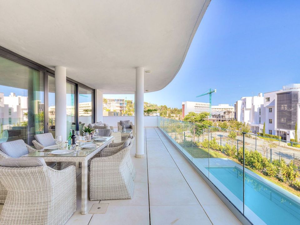 Apartamento de 3 dormitorios en Fuengirola, Spain No. 179953