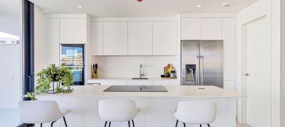 Apartamento de 3 dormitorios en Fuengirola, Spain No. 179953 4