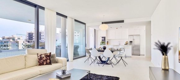 Apartamento de 3 dormitorios en Fuengirola, Spain No. 179953 3